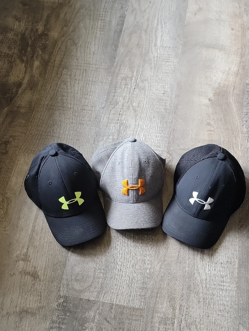 Under Armour S/M Kids Caps Trio